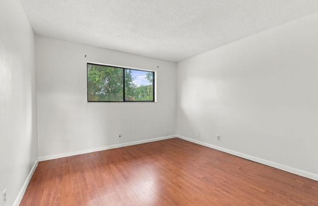 6180 PINE TREE Lane Gallery 1