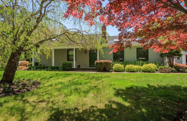 63 Old Country Rd Gallery 2