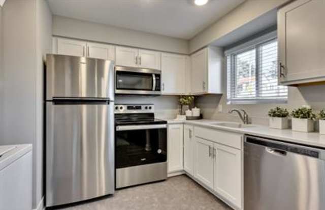 4620 Wakeley Street - 2 photos photos