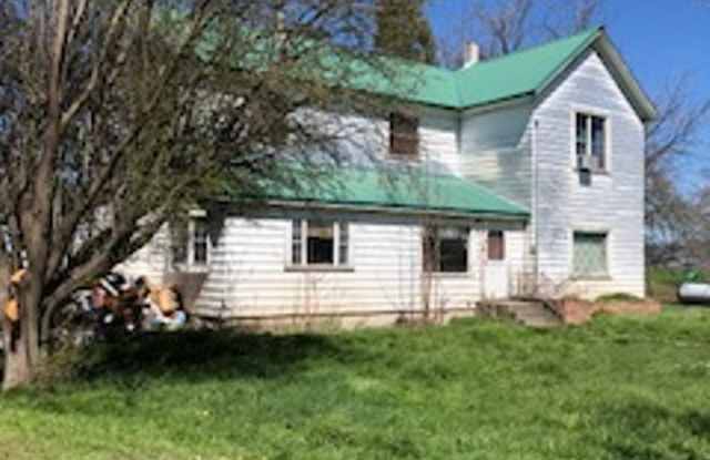 4 bedroom farm house - 62761 Gekeler Lane, Union County, OR 97850