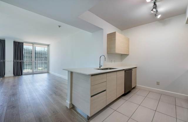 4250 BISCAYNE BL photos photos