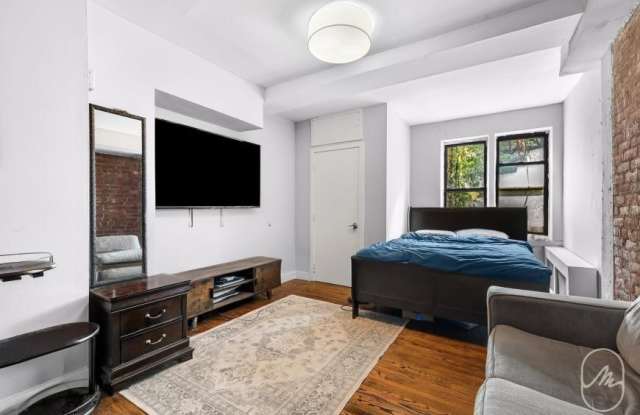 310 West 22nd Street photos photos