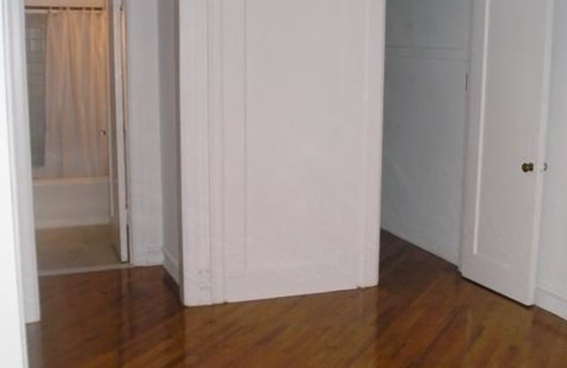 1936 North Clark St. Gallery 4