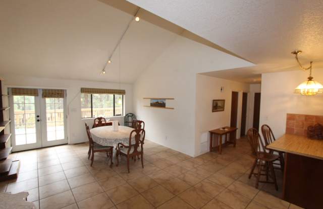 $500 Move-In Special | Single-Level 4-Bedroom University Heights Home with Flexible Furnishing photos photos