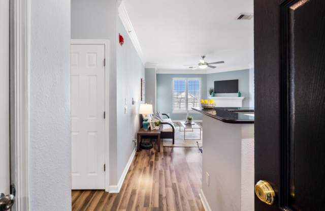 1521 SPRING GATE Drive Gallery 2