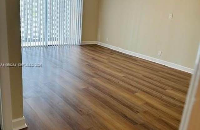 1500 Crescent Cir photos photos