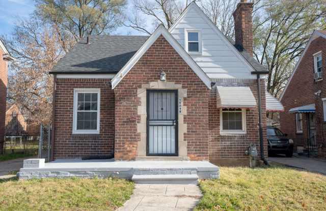 Update charming 3 bedroom bungalow photos photos