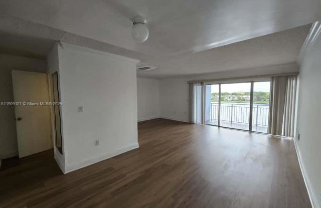 9351 Fontainebleau Boulevard photos photos