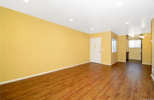 22907 Vanowen Street Gallery 3
