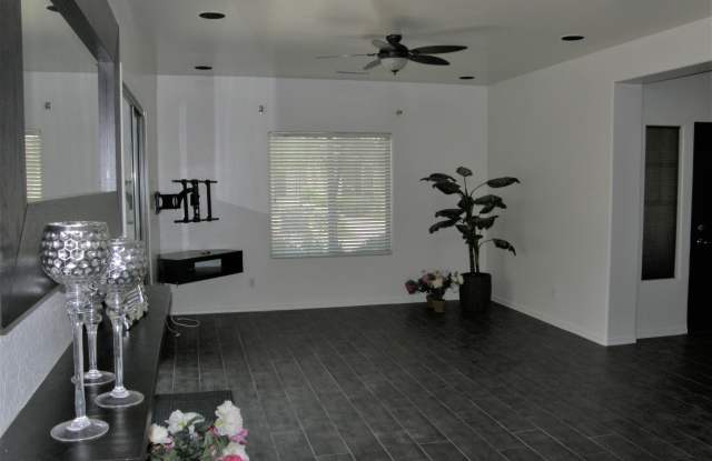 1957 W BUSONI Place Gallery 4