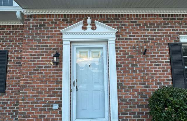 3 bedroom, 2 bath townhome in Bristol, TN Gallery 1