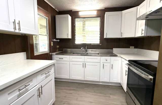 3 Bed 2 Bath Honoka'a Town Home Gallery 3