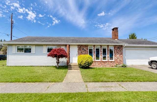 Large 3 Bed 1.5 Bath with large Garage Located in Cosmopolis photos photos Large 3 Bed 1.5 Bath with large Garage Located in Cosmopolis photos photos