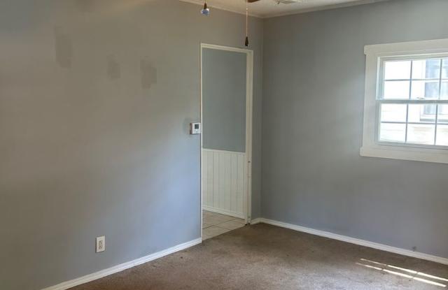 Charming 2-Bedroom Property in Prime Location photos photos