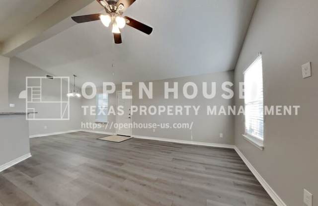 4938 Comal River Loop Gallery 4