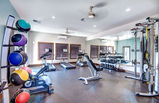 Insignia Apartment Homes Gallery 3
