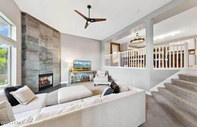 5581 Oslo Lane Gallery 1
