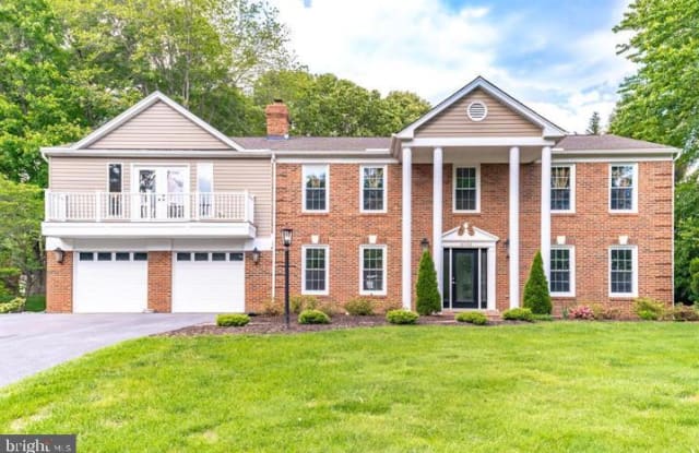 5033 OAKCREST DRIVE - 5033 Oakcrest Drive, Fairfax County, VA 22030