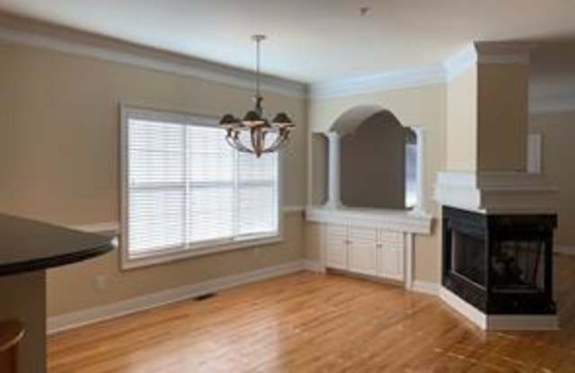 1618 Chateau Club Gallery 3