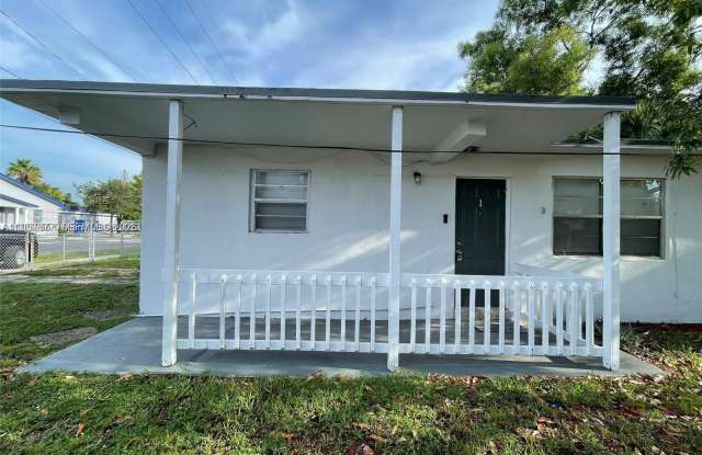 700 NW 15th Ave photos photos