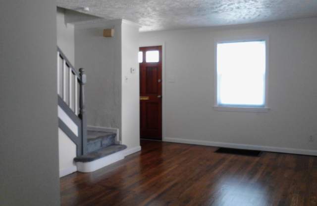 Cozy 2 Bedroom Semi-Attached Home on Quiet Cul-de-Sac! Recently Updated and Freshly Painted! Hardwood Floors! photos photos