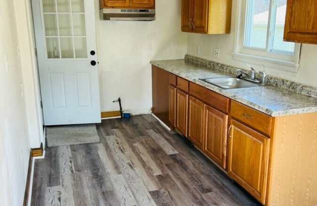 2 bedroom single family home ready now! Gallery 3