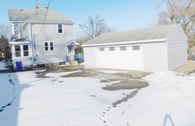 134 Cook Ave E photos photos