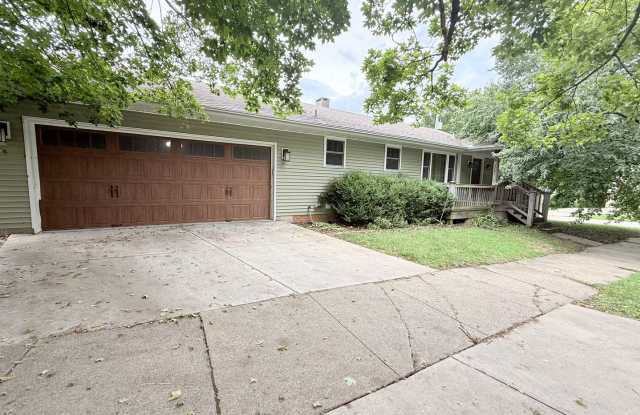 Beautiful 3BR Home with Finished Basement photos photos