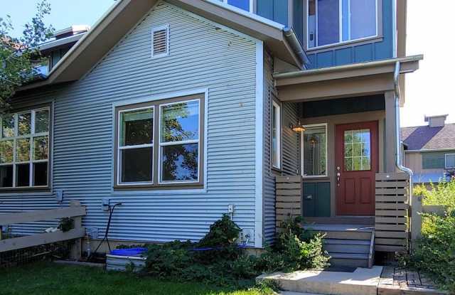 2577 Stonewall Lane Gallery 2