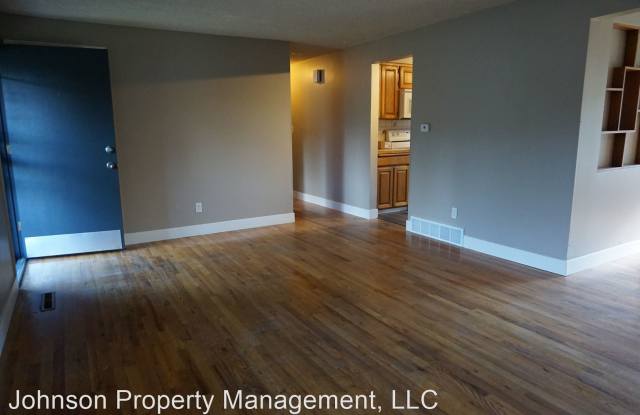 6912 N Foxpoint Drive Gallery 2