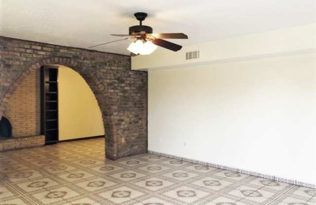 7618 West Indianola Avenue Gallery 3