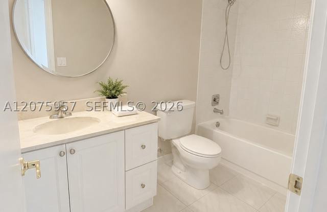 3591 Inverrary Dr Gallery 4