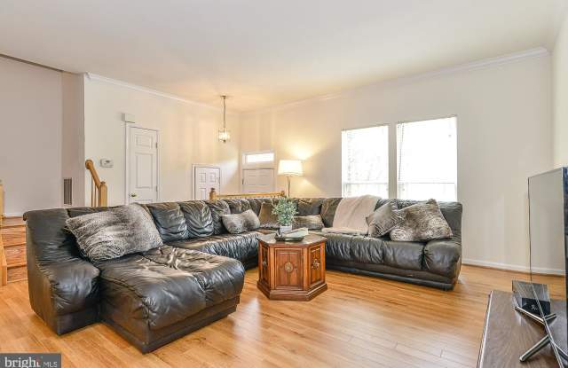 8102 MADRILLON SPRINGS LANE Gallery 3