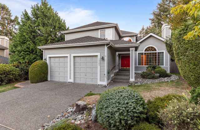Spacious 4 bed/2.5 bath in Kirkland photos photos