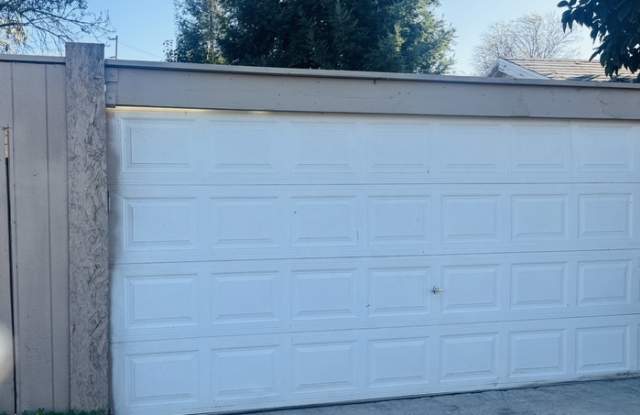 715 East Roseburg Avenue photos photos