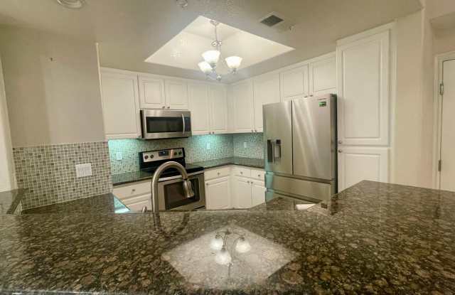Beautiful 2 bedrooms + Den/Office or Bonus room, 2 bath condo in La Jolla for rent! - 4165 Executive Drive, San Diego, CA 92037