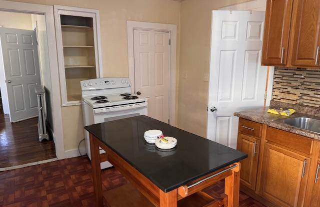 36 Lynde St. Gallery 2