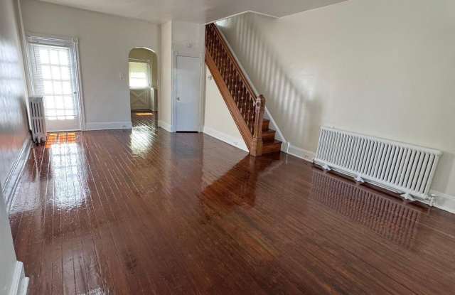 2042 CEMETERY Avenue Gallery 4