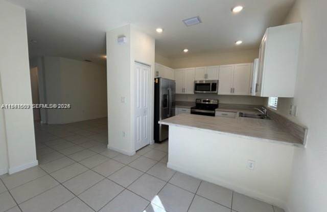 3354 W 112th Street 3354, Hialeah, FL 33018 Gallery 3