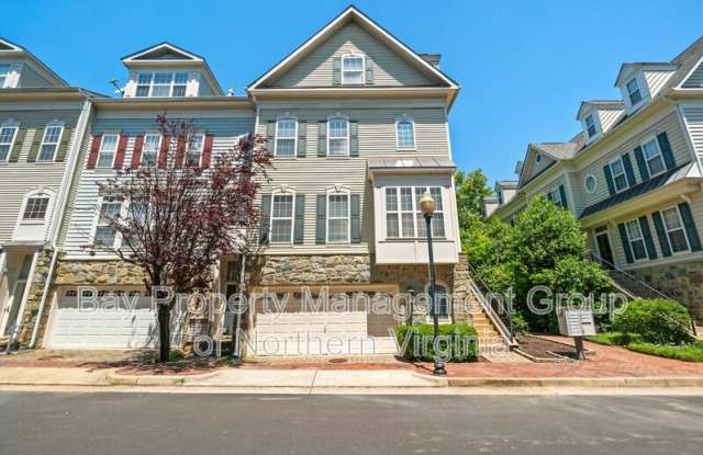 5061 Donovan Dr - 5061 Donovan Drive, Alexandria, VA 22304
