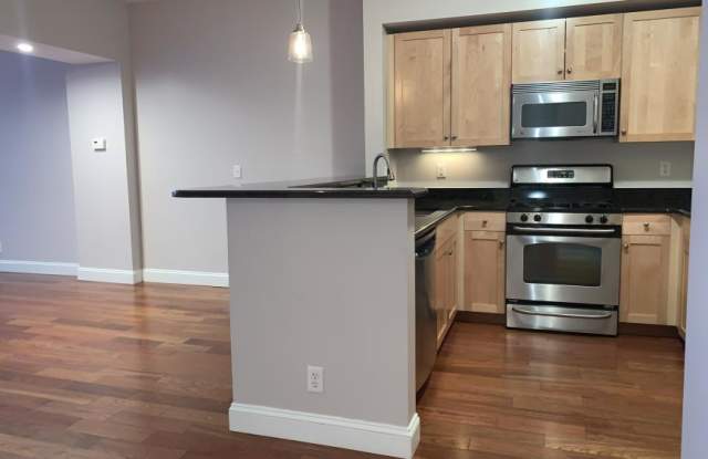 550 Pleasant St. photos photos