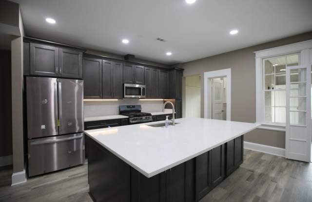Charming 4BR House in Washington, DC Gallery 3