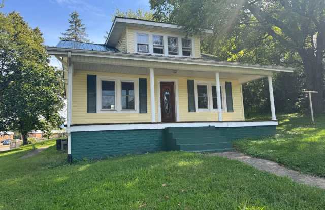 1 Bedroom 1 Bath Apartment in Greeneville, TN - 102 Village Drive, Greeneville, TN 37745