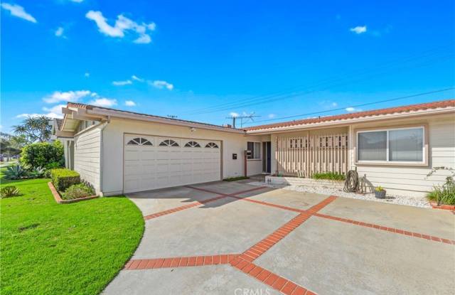 19571 Roderick photos photos