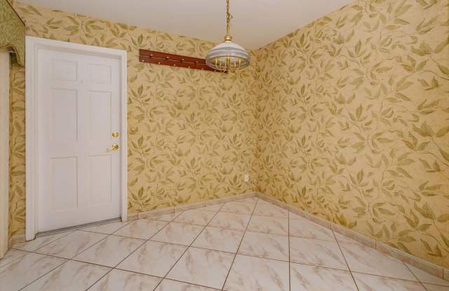 8266 AMBROSE COVE Way Gallery 4