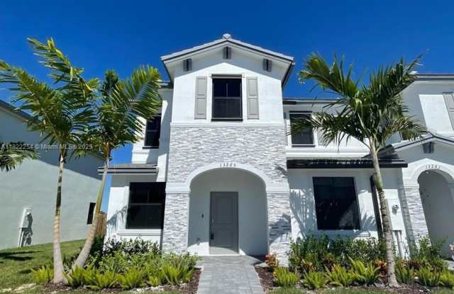 13265 SW 285th St photos photos