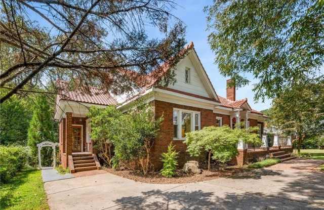 787 Flat Shoals Avenue SE photos photos