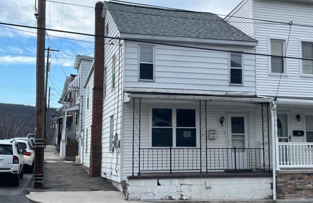 333 W SPRUCE STREET - 333 West Spruce Street, Tamaqua, PA 18252