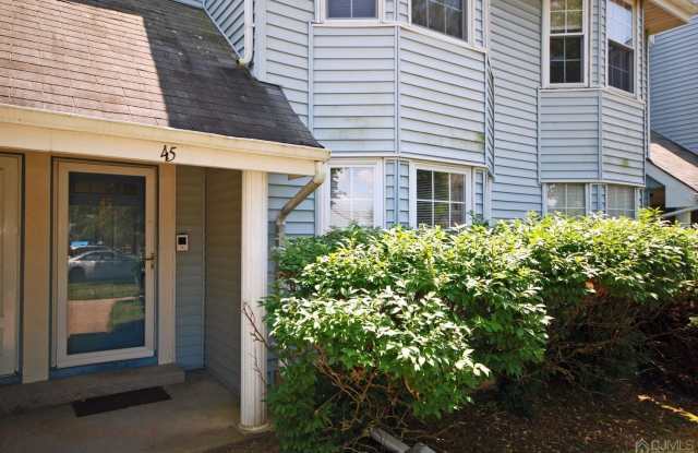 45 Tanglewood Court - 45 Tanglewood Court, Middlesex County, NJ 08852