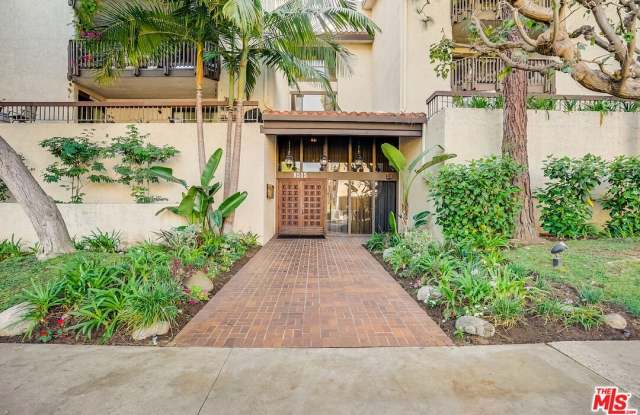 8515 Falmouth Ave photos photos